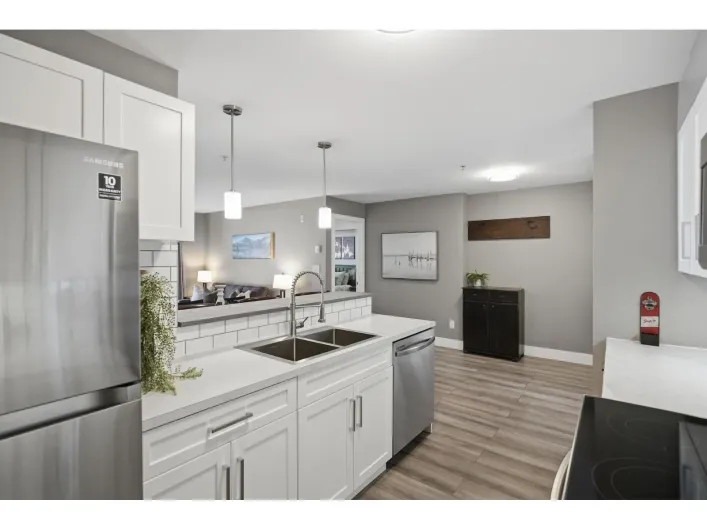 212 33960 OLD YALE ROAD, Abbotsford