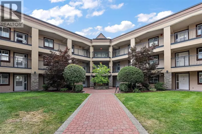 212 3969 Shelbourne St, Saanich