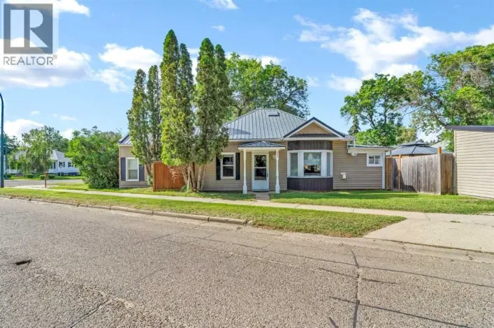 212 6 Street SE, Medicine Hat