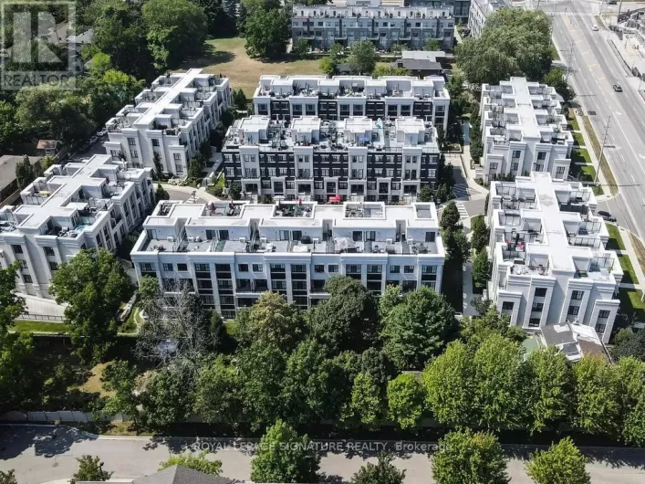 212 - 652 CRICKLEWOOD DRIVE, Mississauga