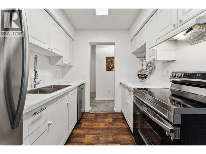 212 6651 LYNAS LANE, Richmond