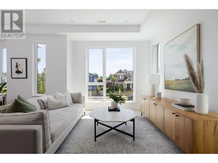 212 715 W 49TH AVENUE, Vancouver