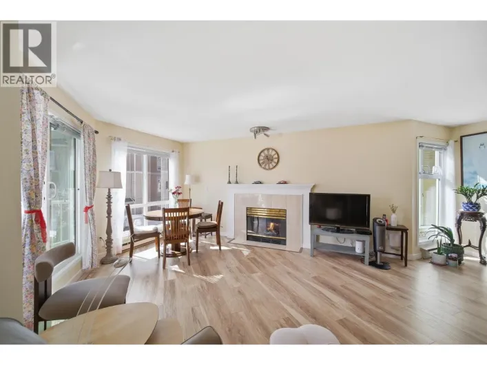 212 7437 MOFFATT ROAD, Richmond