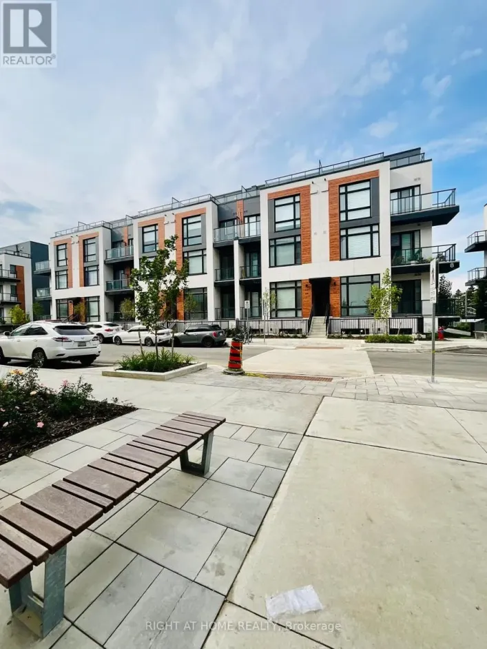 212 - 8 STECKLEY HOUSE LANE, Richmond Hill