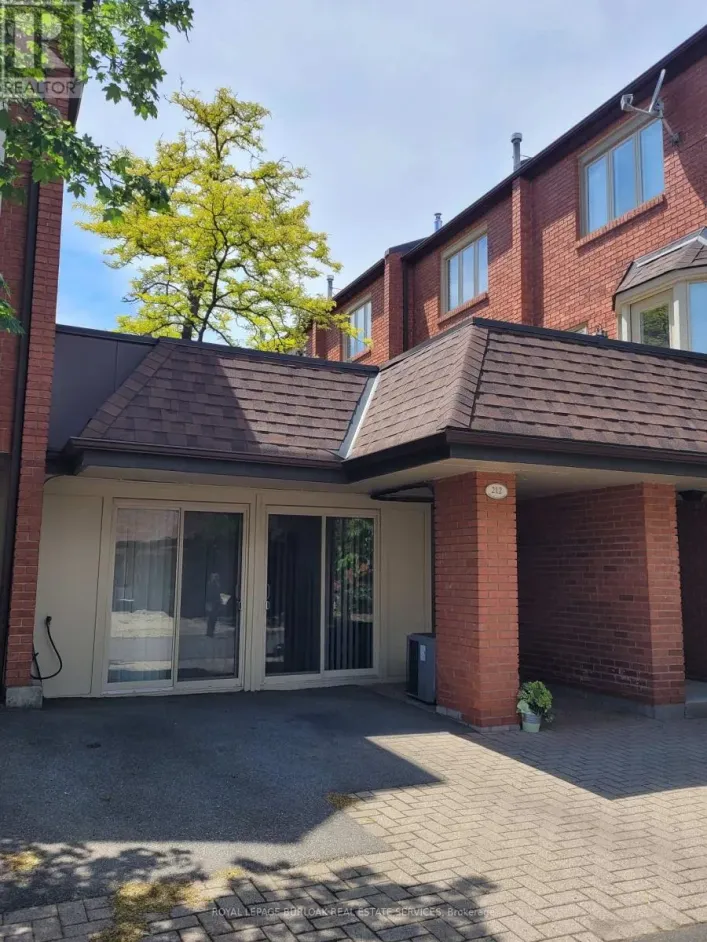 212 - 895 MAPLE AVENUE, Burlington