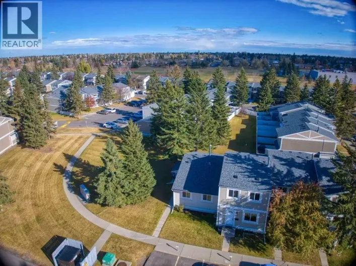 212 Georgian Villas NE, Calgary