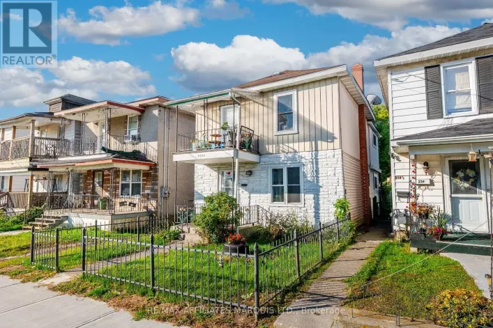 212 GUY STREET, Cornwall