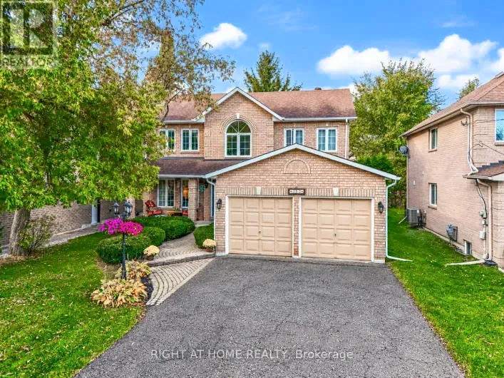 212 OLDE BAYVIEW AVENUE, Richmond Hill