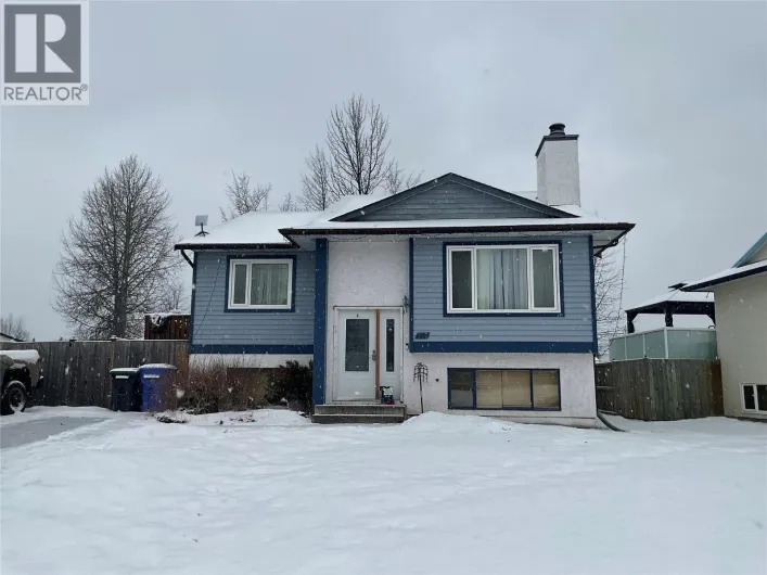 212 Spruce Avenue, Tumbler Ridge