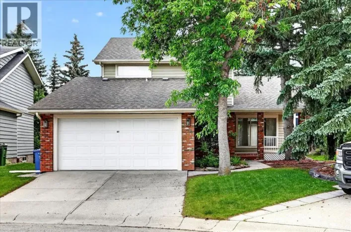212 Stravanan Bay SW, Calgary