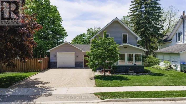 212 TOWNSEND STREET, Central Huron