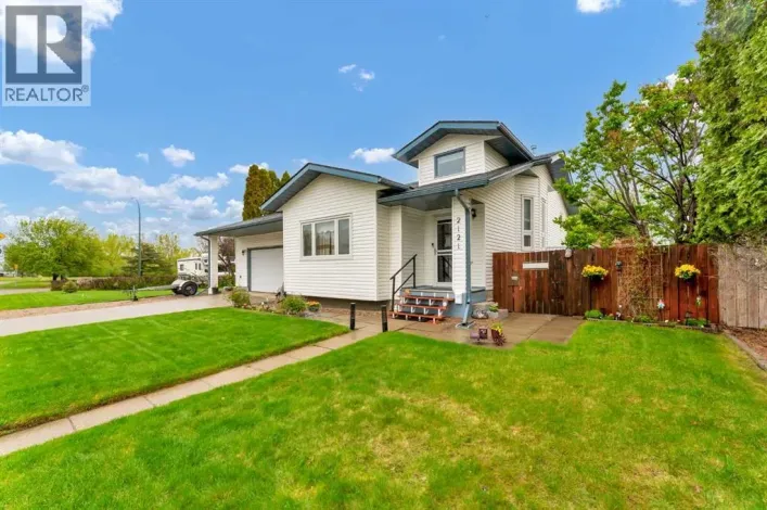 2121 Hull Way NE, Medicine Hat