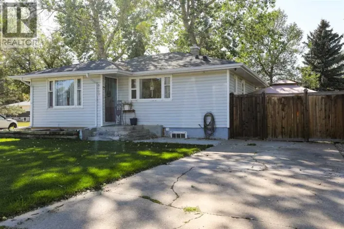 2122 17 Street, Coaldale