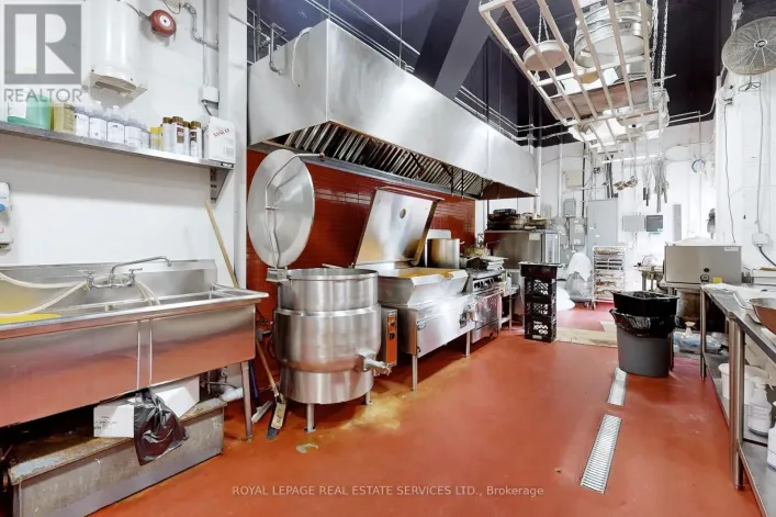 21-22 - 71 MARYCROFT AVENUE, Vaughan