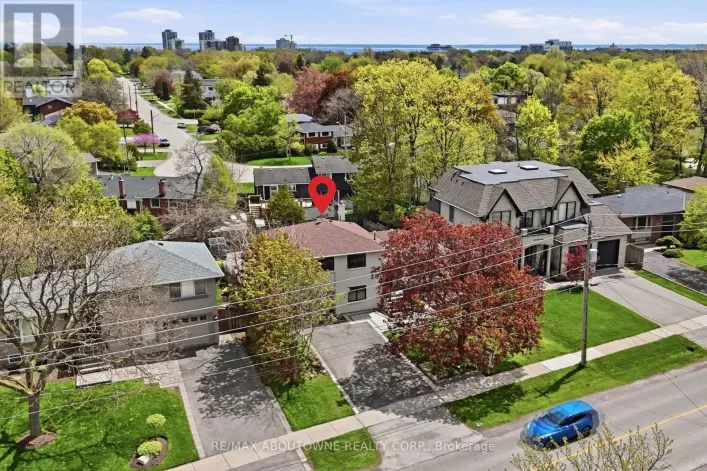 2122 BRIDGE ROAD, Oakville