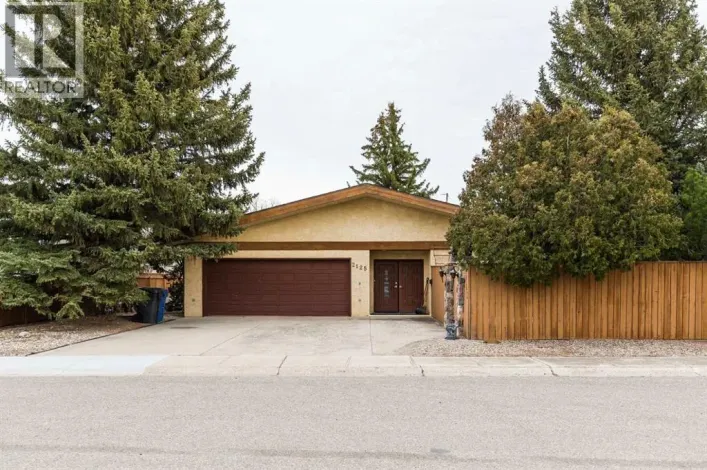 2125 25 Street, Coaldale