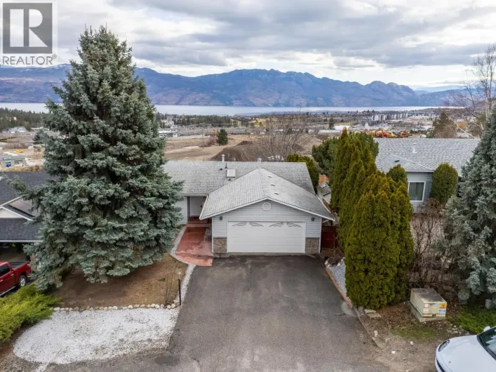 2125 Shamrock Drive, West Kelowna