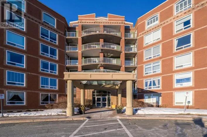 213 10 Regency Park Drive, Halifax