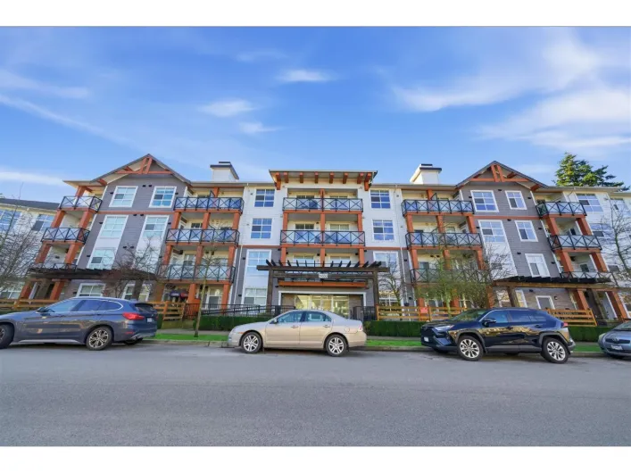 213 14550 WINTER CRESCENT, Surrey