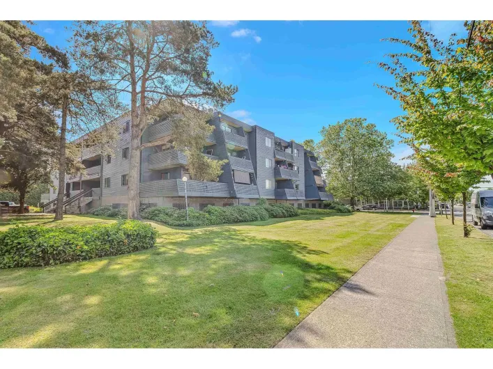 213 17661 58A AVENUE, Surrey