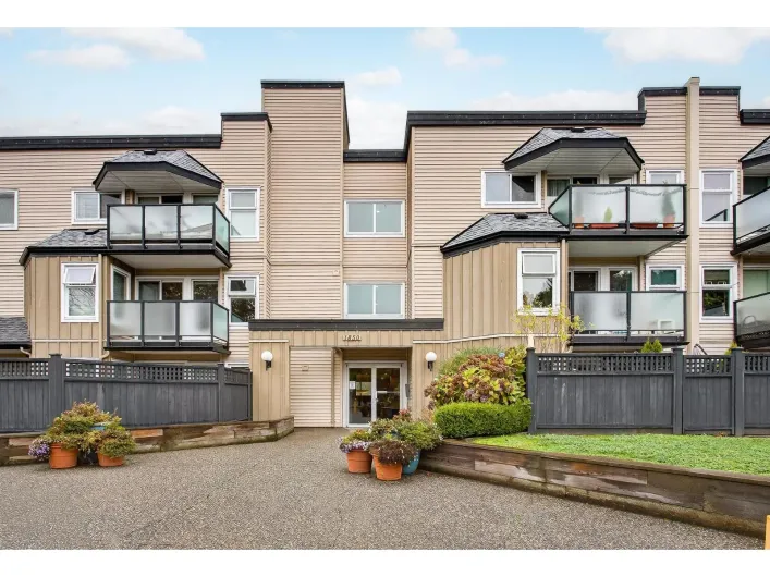 213 1850 E SOUTHMERE CRESCENT, Surrey