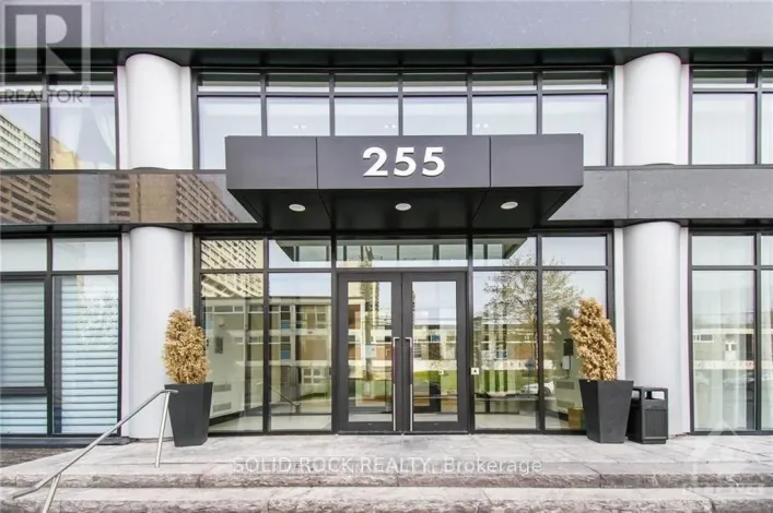 213 - 255 BAY STREET, Ottawa