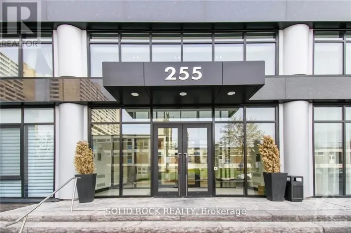 213 - 255 BAY STREET, Ottawa