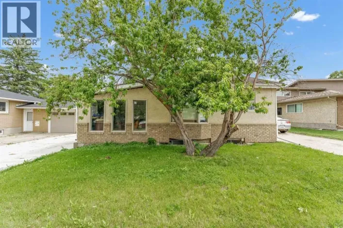 213 6 Street SE, Redcliff