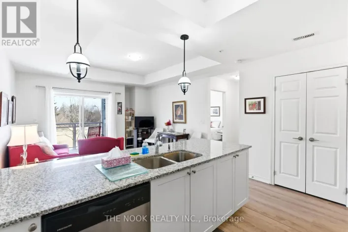 213 - 670 GORDON STREET, Whitby