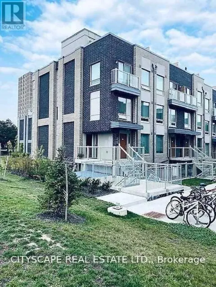Row / Townhouse for rent: 213 - 7 APPLEWOOD LANE, Toronto
