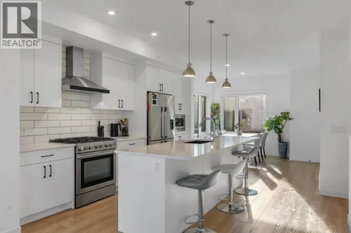 213 Greenbriar Common, Calgary