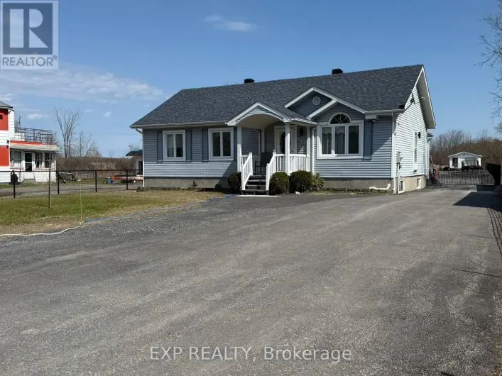 213 LONGUEUIL STREET, Champlain
