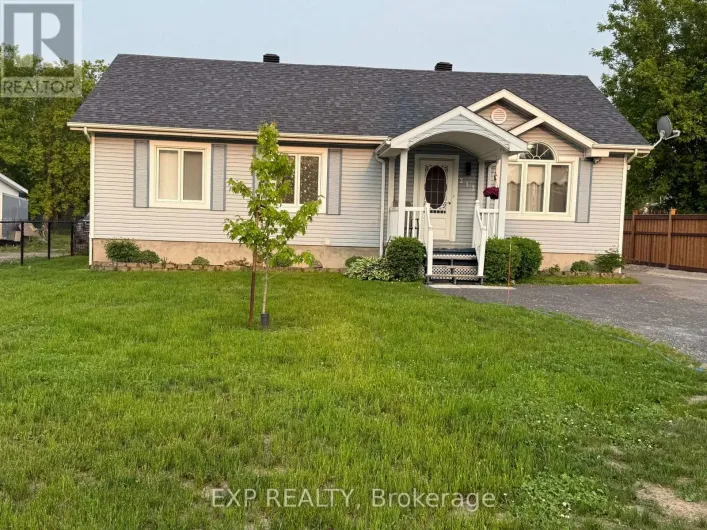 213 LONGUEUIL STREET, Champlain