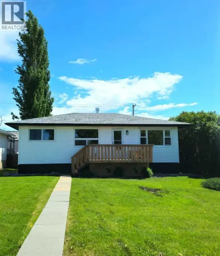 2133 21 Avenue, Bowden