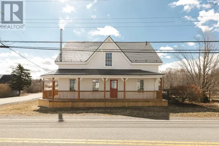 2133 New Cheverie Road, Cheverie