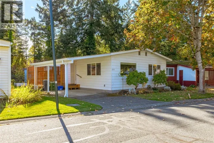 2135 Summergate Blvd, Sidney