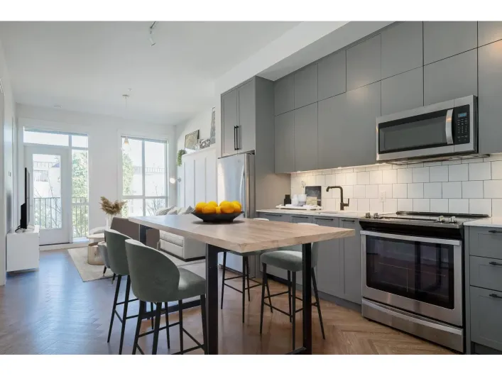 214 10168 149 STREET, Surrey