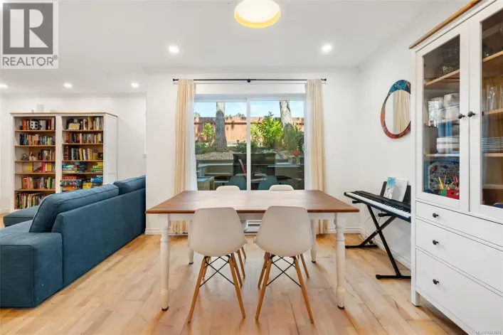 214 1366 Hillside Ave, Victoria