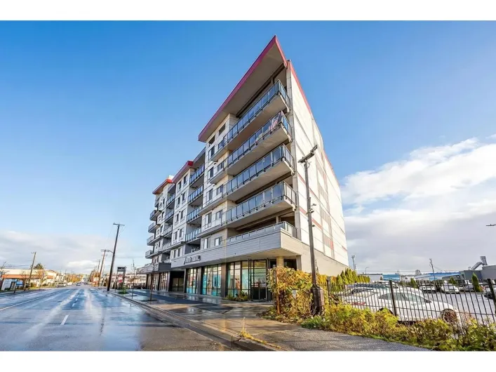 214 20061 FRASER HIGHWAY, Langley