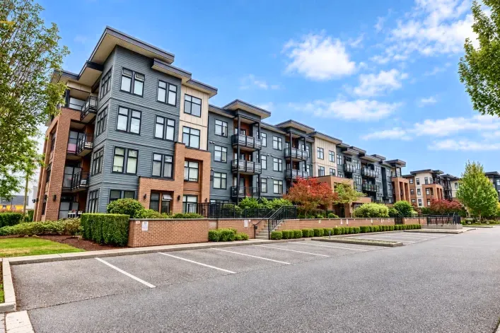 214 20078 FRASER HIGHWAY, Langley