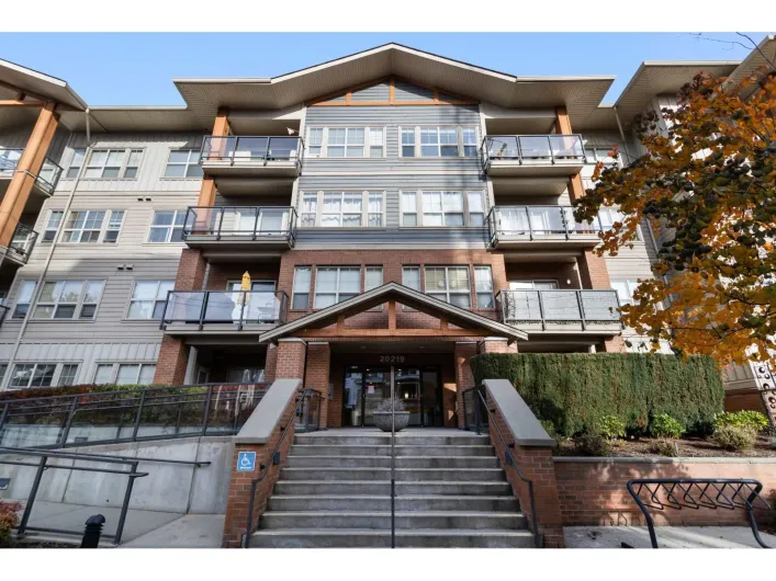 214 20219 54A AVENUE, Langley