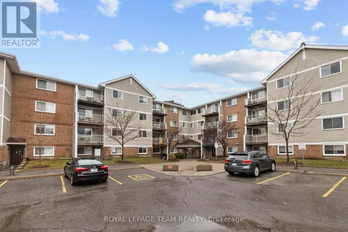 214 - 270 BRITTANY DRIVE, Ottawa