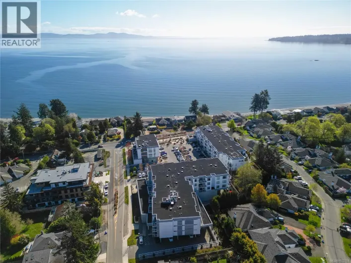 214 5120 Cordova Bay Rd, Saanich