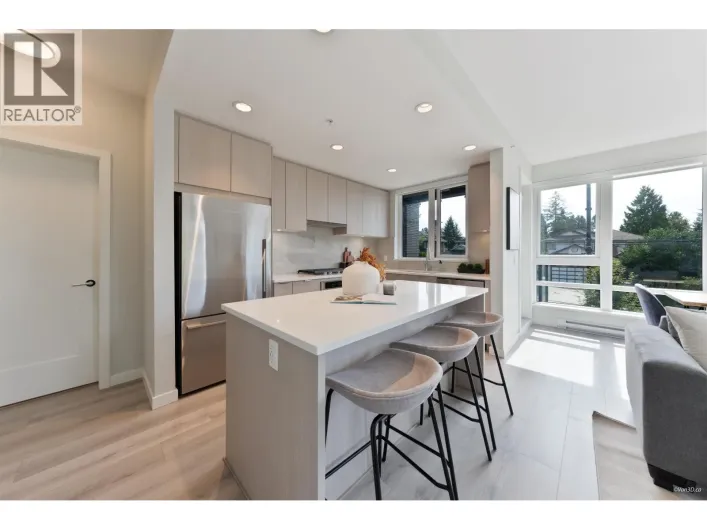 214 615 COTTONWOOD AVENUE, Coquitlam