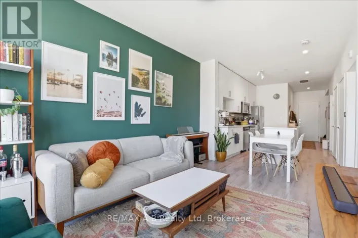 214 - 690 KING STREET W, Kitchener