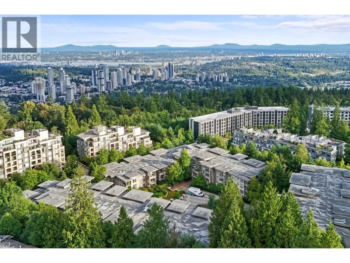 214 9339 UNIVERSITY CRESCENT, Burnaby
