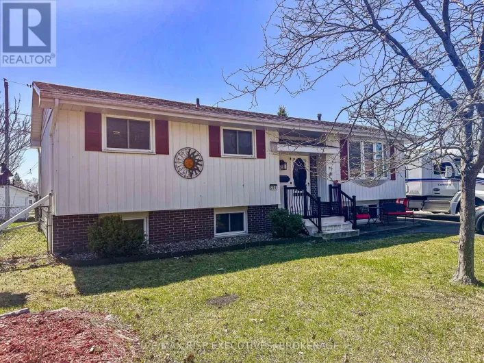 214 AMHERST DRIVE, Loyalist