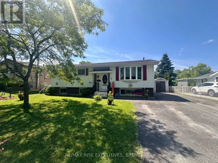 214 AMHERST DRIVE, Loyalist