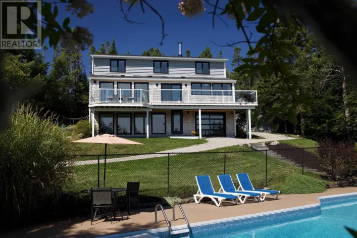 214 Hillside Drive, Boutiliers Point