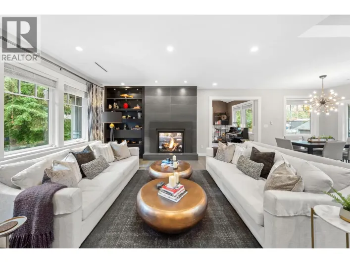 2140 PEMBERTON AVENUE, North Vancouver